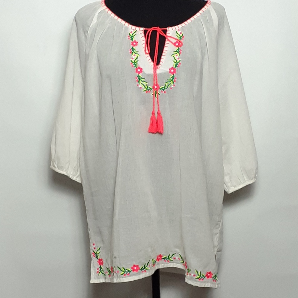 Truth NYC White Embroidered Peasant Blouse